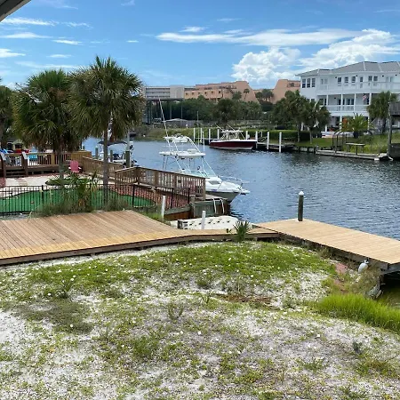 The Back Porch - Is A Relaxing 4 Bedroom 3 Bathroom House On Holiday Isle